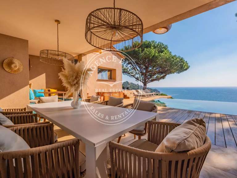 Villa with Sea view Sainte-Maxime - 5 bedrooms - 260m²