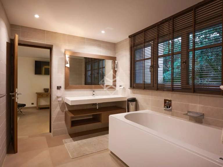 Villa Sainte-Maxime - 15 chambres - 1000m²