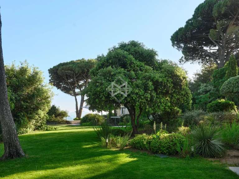 Villa Sainte-Maxime - 15 chambres - 1000m²