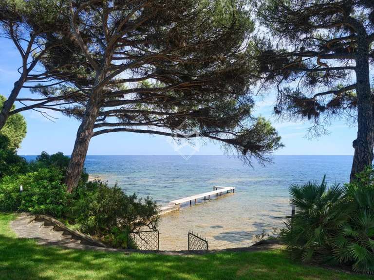 Villa Sainte-Maxime - 15 chambres - 1000m²