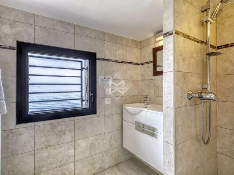 Villa with Sea view Sainte-Maxime - 4 bedrooms - 177m²