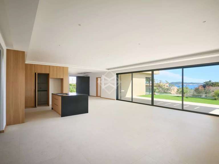 Villa Sainte-Maxime - 4 bedrooms - 288m²