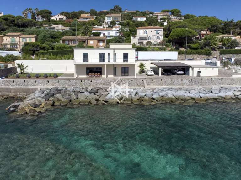 Villa with Sea view Sainte-Maxime - 6 bedrooms - 230m²