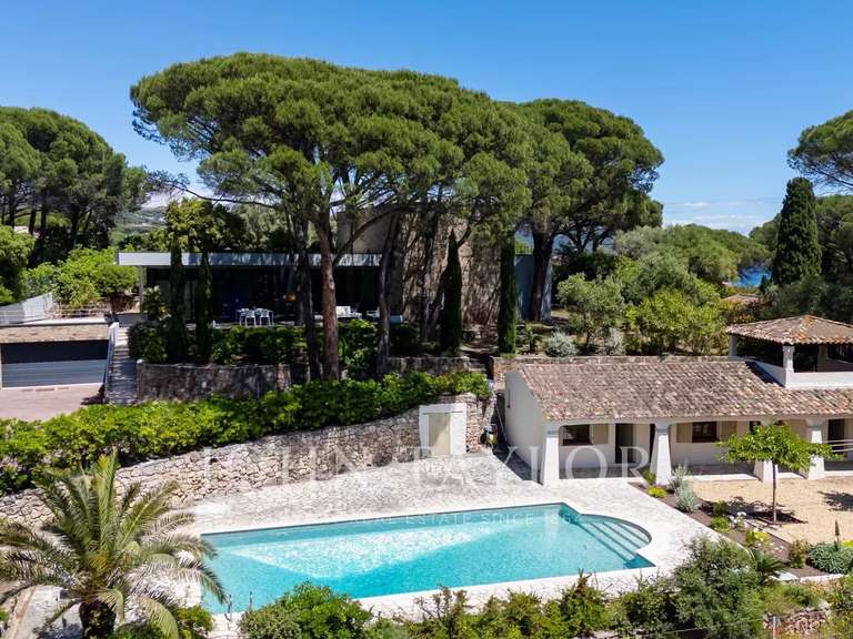 Villa Sainte-Maxime - 5 bedrooms - 290m²