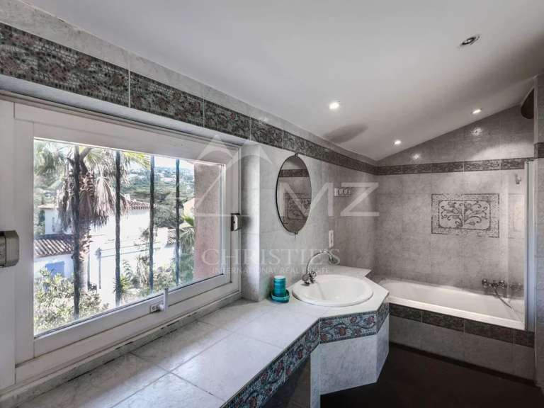 Villa Sainte-Maxime - 7 chambres - 246m²