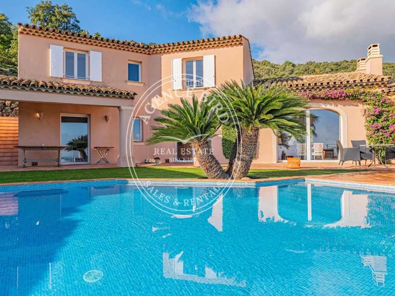 Villa with Sea view Sainte-Maxime - 5 bedrooms - 247m²