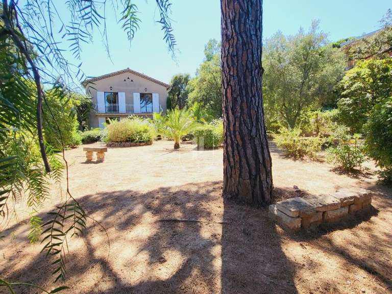 Villa Sainte-Maxime - 4 bedrooms - 150m²