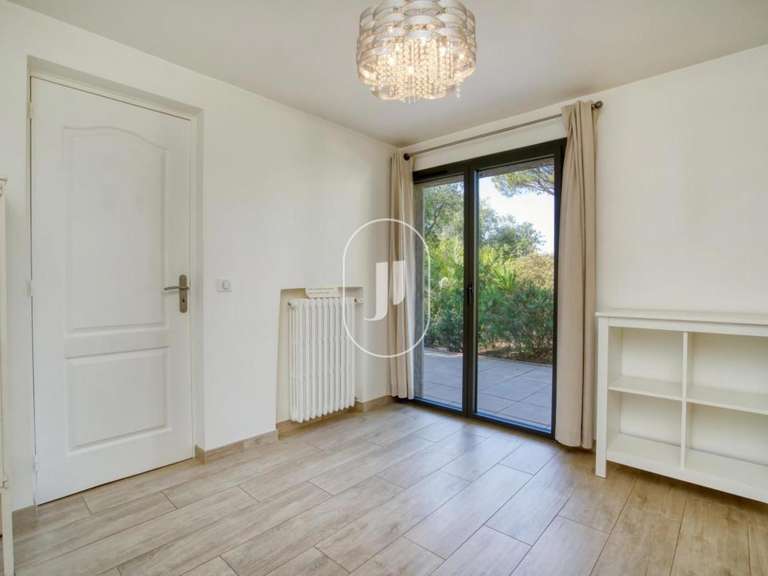 Villa Sainte-Maxime - 4 bedrooms - 150m²