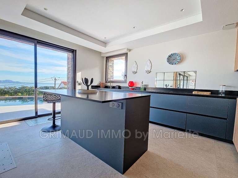 Villa Sainte-Maxime - 5 chambres - 280m²