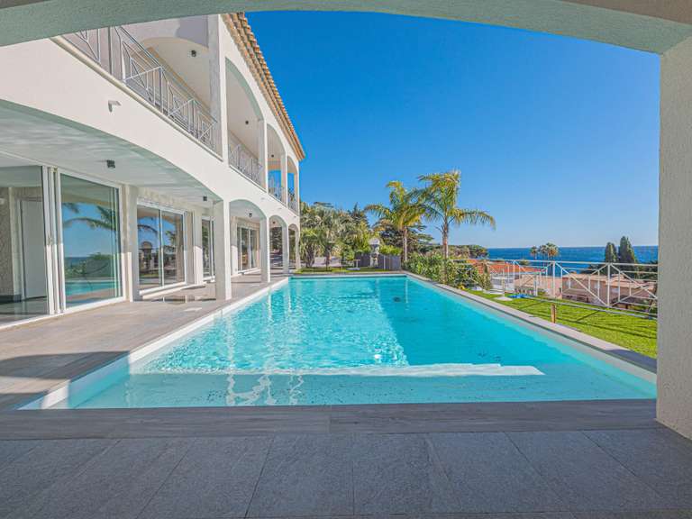 Villa with Sea view Sainte-Maxime - 6 bedrooms - 388m²