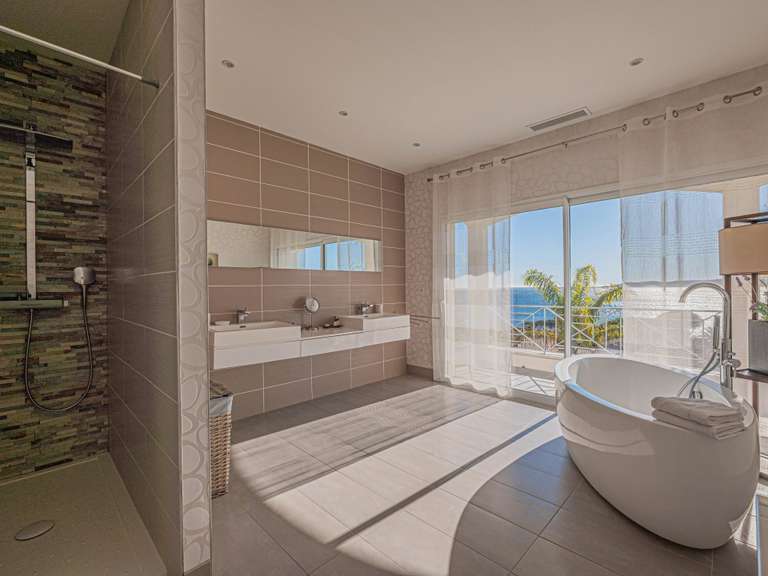 Villa with Sea view Sainte-Maxime - 6 bedrooms - 388m²