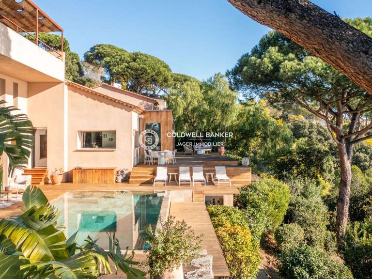 Villa with Sea view Sainte-Maxime - 5 bedrooms - 260m²