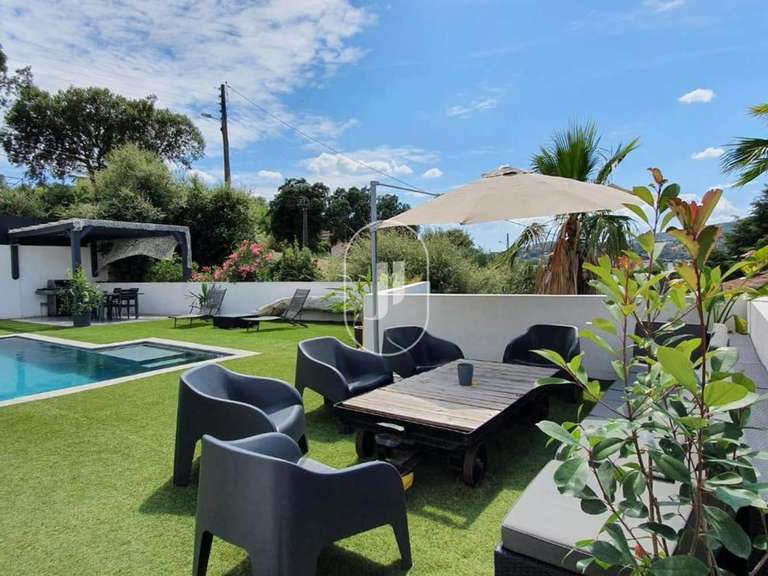 Villa Sainte-Maxime - 6 bedrooms - 270m²