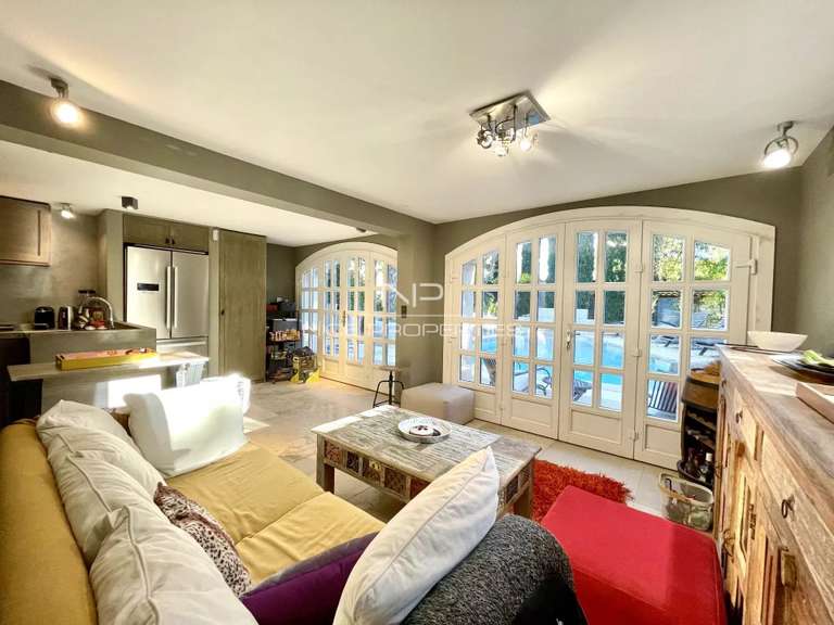 Villa Sainte-Maxime - 6 bedrooms - 292m²