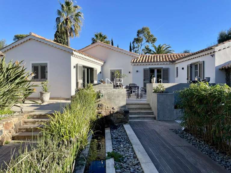 Villa Sainte-Maxime - 6 bedrooms - 292m²