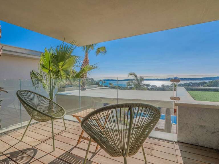 Villa with Sea view Sainte-Maxime - 4 bedrooms - 140m²