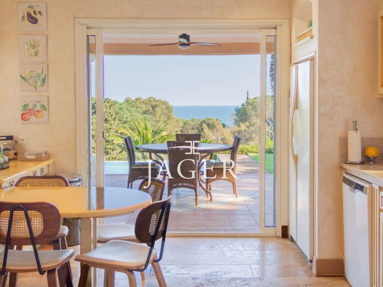 Villa with Sea view Sainte-Maxime - 4 bedrooms - 350m²