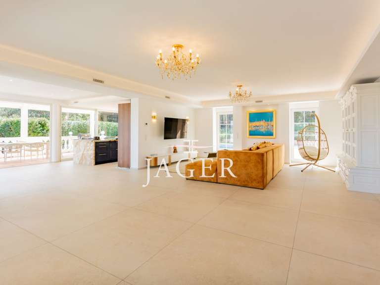 Villa with Sea view Sainte-Maxime - 7 bedrooms - 378m²