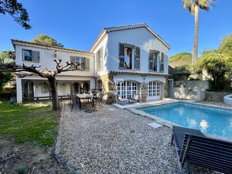 Villa Sainte-Maxime - 6 bedrooms - 292m²