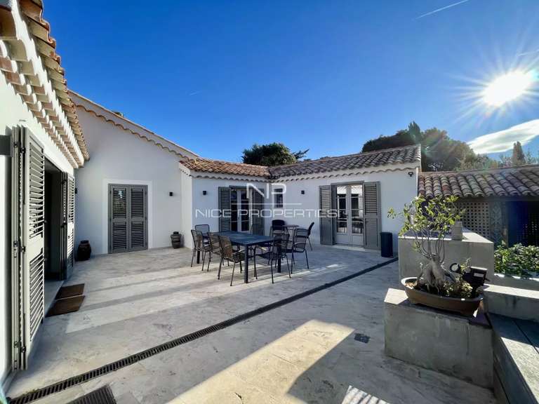 Villa Sainte-Maxime - 6 bedrooms - 292m²