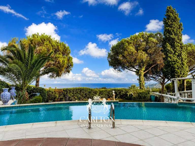Villa with Sea view Sainte-Maxime - 6 bedrooms - 500m²