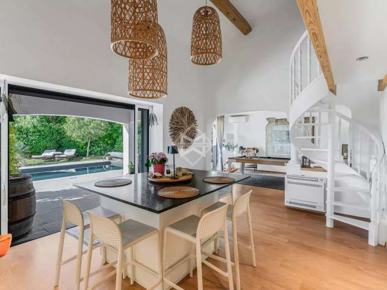Villa Sainte-Maxime - 7 chambres - 286m²