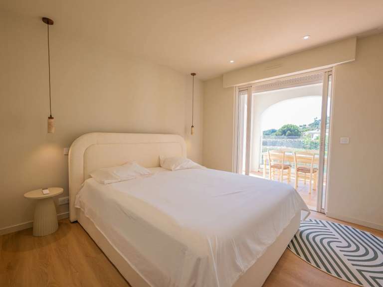 Villa with Sea view Sainte-Maxime - 6 bedrooms - 216m²