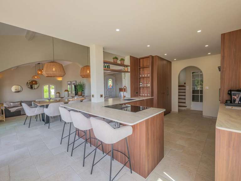 Villa with Sea view Sainte-Maxime - 6 bedrooms - 216m²