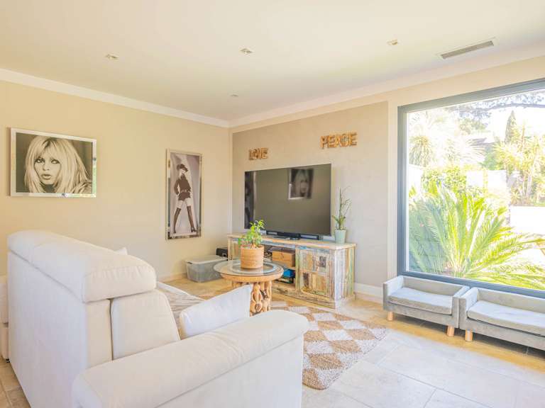 Villa Sainte-Maxime - 5 bedrooms - 166m²