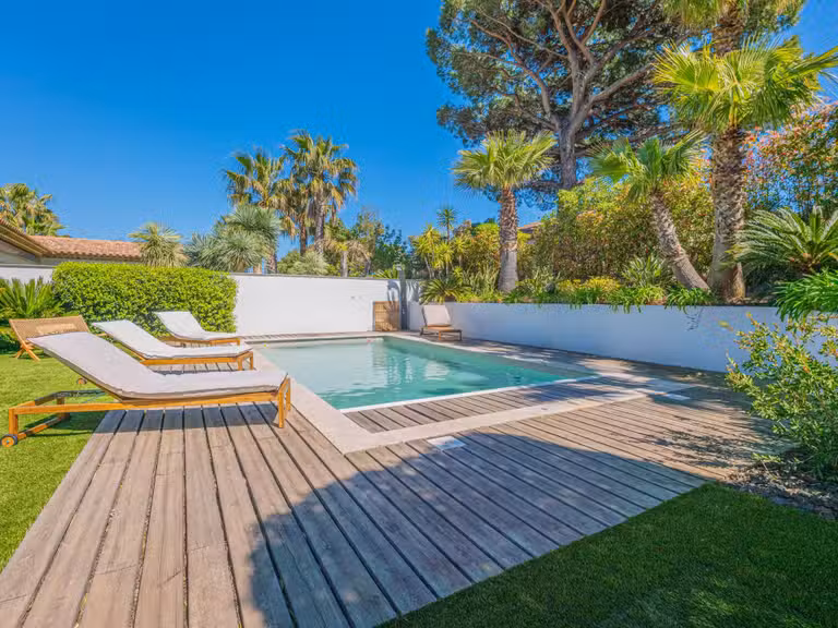 Villa Sainte-Maxime - 5 bedrooms - 166m²