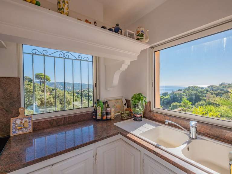 Villa with Sea view Sainte-Maxime - 4 bedrooms - 150m²