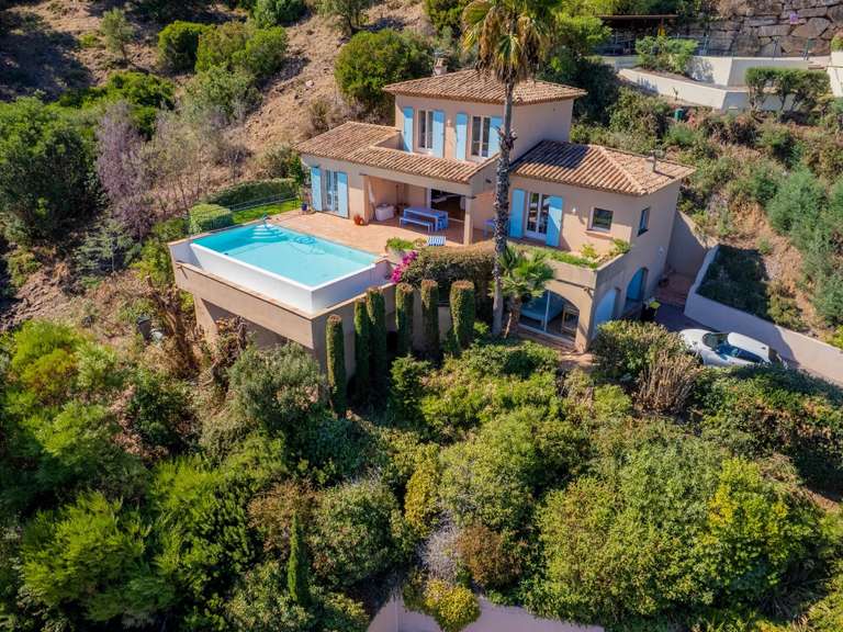 Villa with Sea view Sainte-Maxime - 4 bedrooms - 150m²