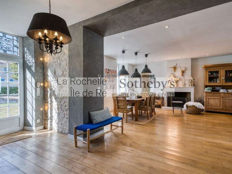 Maison Sainte-Soulle - 5 chambres - 260m²