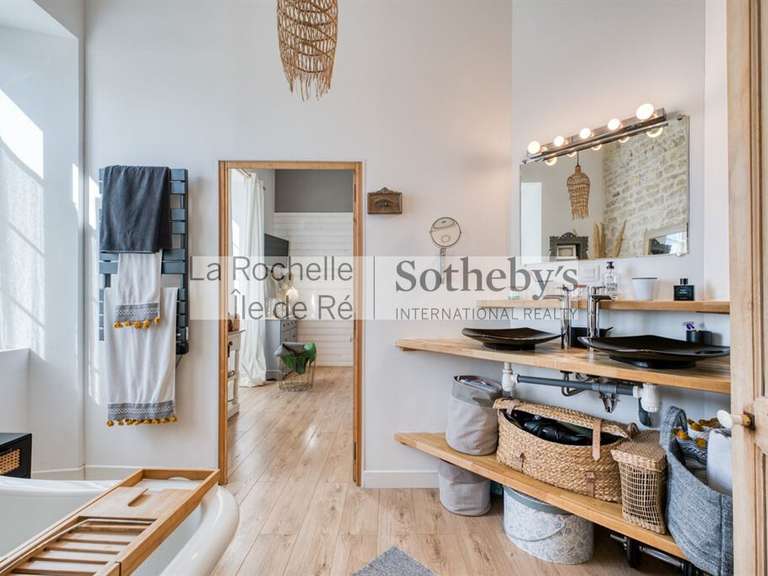 Maison Sainte-Soulle - 5 chambres - 260m²