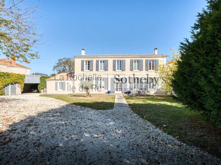 House Sainte-Soulle - 5 bedrooms - 260m²