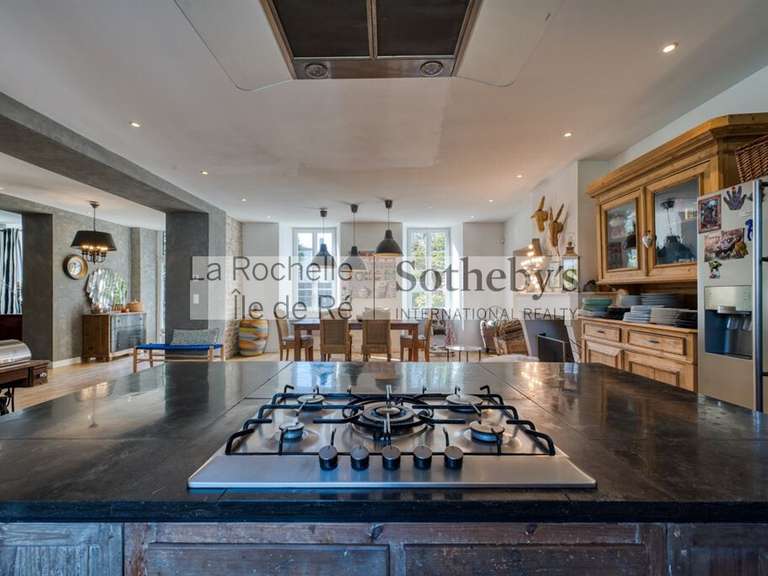 Maison Sainte-Soulle - 5 chambres - 260m²