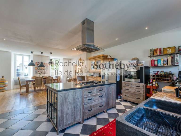 Maison Sainte-Soulle - 5 chambres - 260m²
