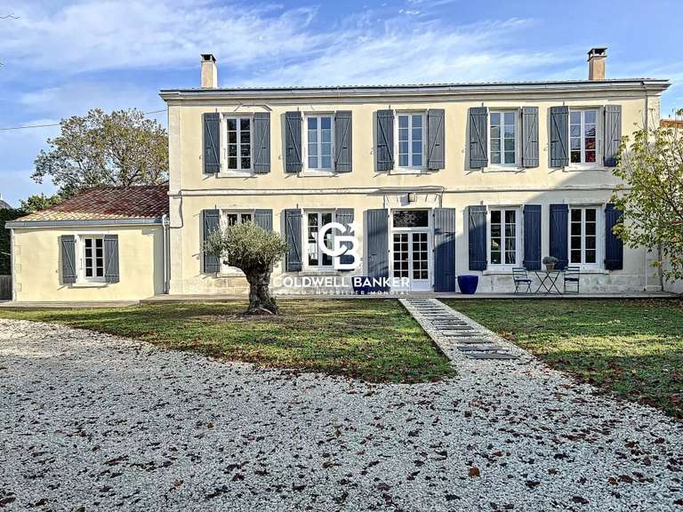 Maison Sainte-Soulle - 5 chambres - 260m²