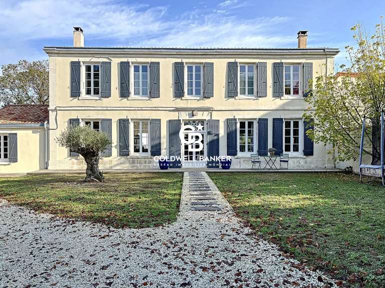 House Sainte-Soulle - 5 bedrooms - 260m²