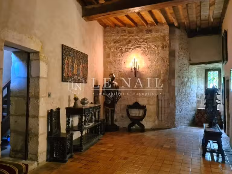 Château Saintes - 6 chambres - 700m²