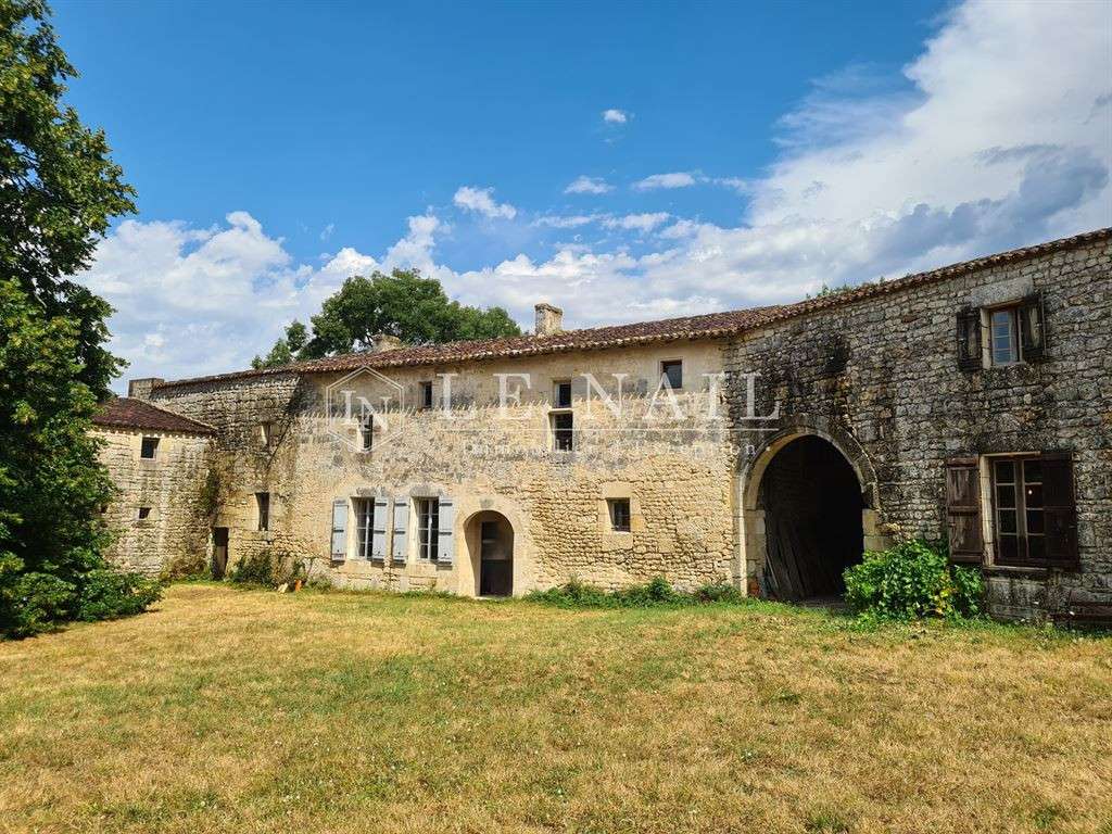 Château Saintes