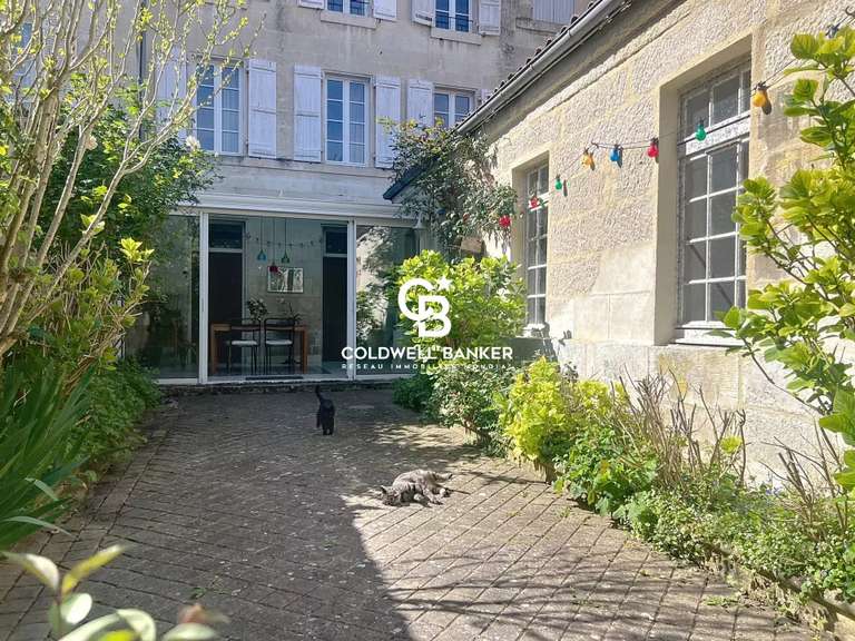 Hôtel particulier Saintes - 6 chambres - 327m²