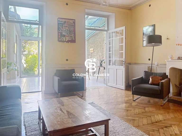 Hôtel particulier Saintes - 6 chambres - 327m²