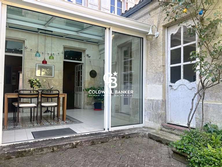 Hôtel particulier Saintes - 6 chambres - 327m²
