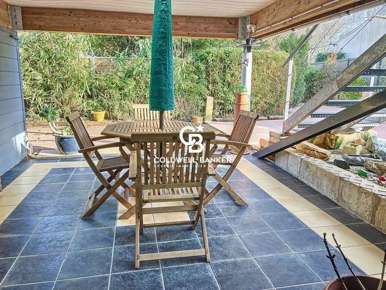 Maison Saintes - 3 chambres - 224m²