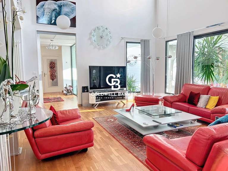 Maison Saintes - 3 chambres - 224m²