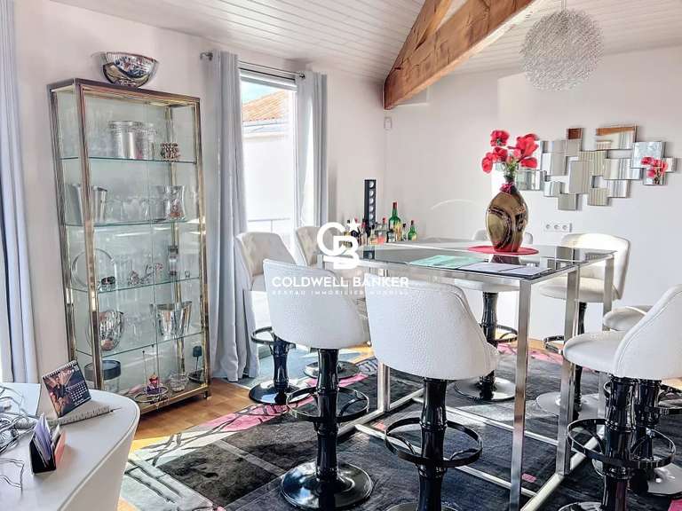 Maison Saintes - 3 chambres - 224m²