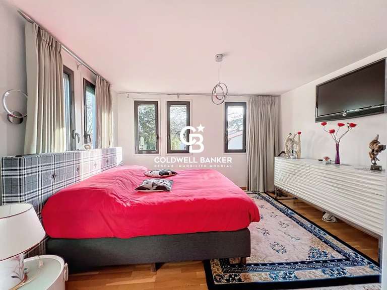 Maison Saintes - 3 chambres - 224m²