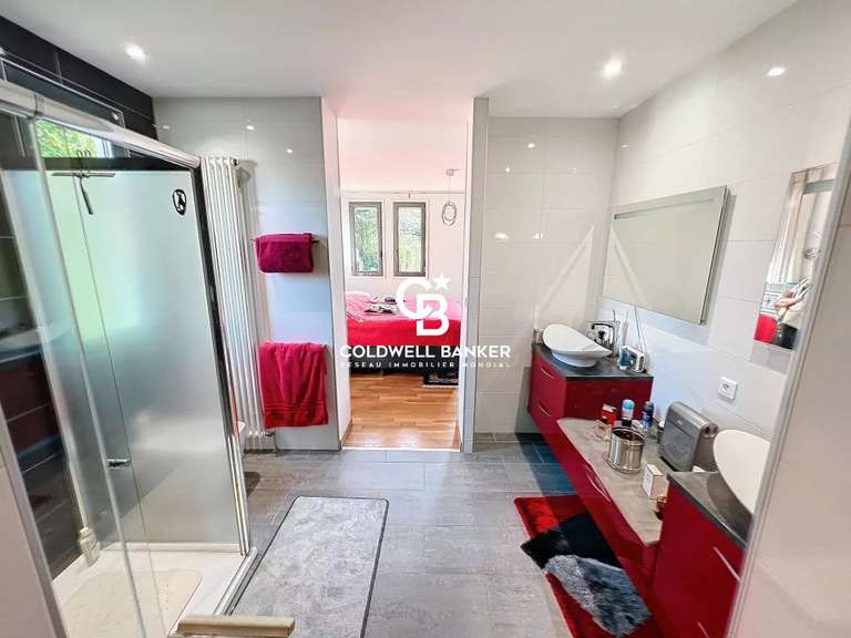 Maison Saintes - 3 chambres - 224m²