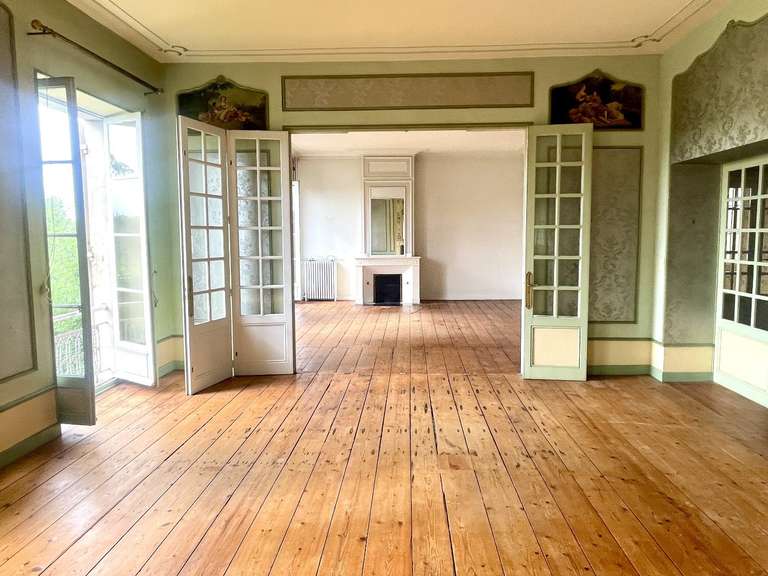 Maison Saintes - 5 chambres - 471m²